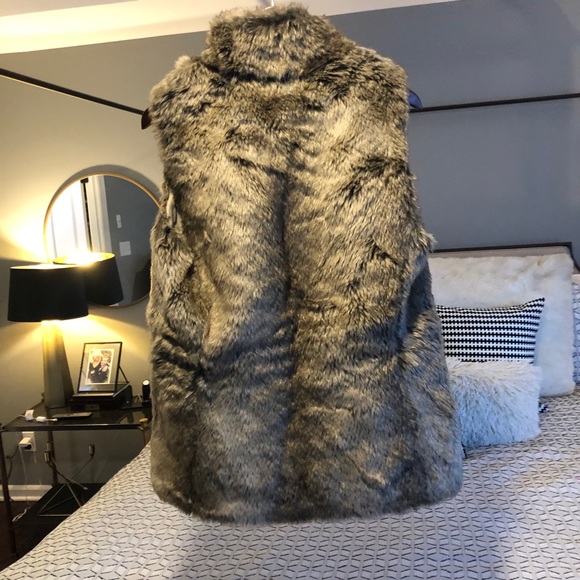 Banana Republic Fur Vest - size Small - Picture 4 of 4